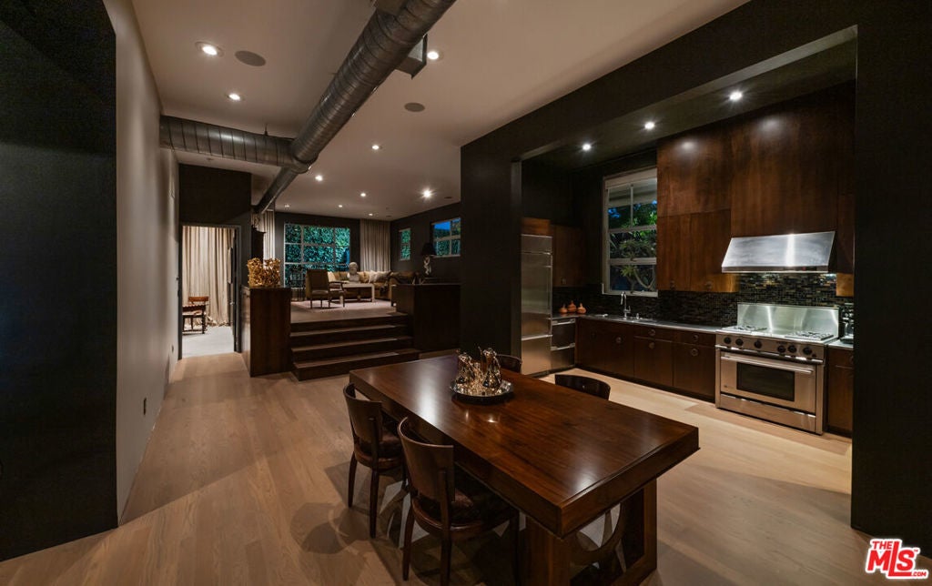 Photo of Listing #26653285