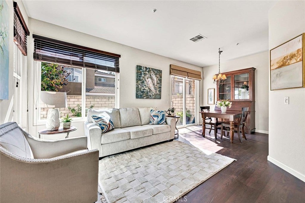 Photo of Listing #PW25263387