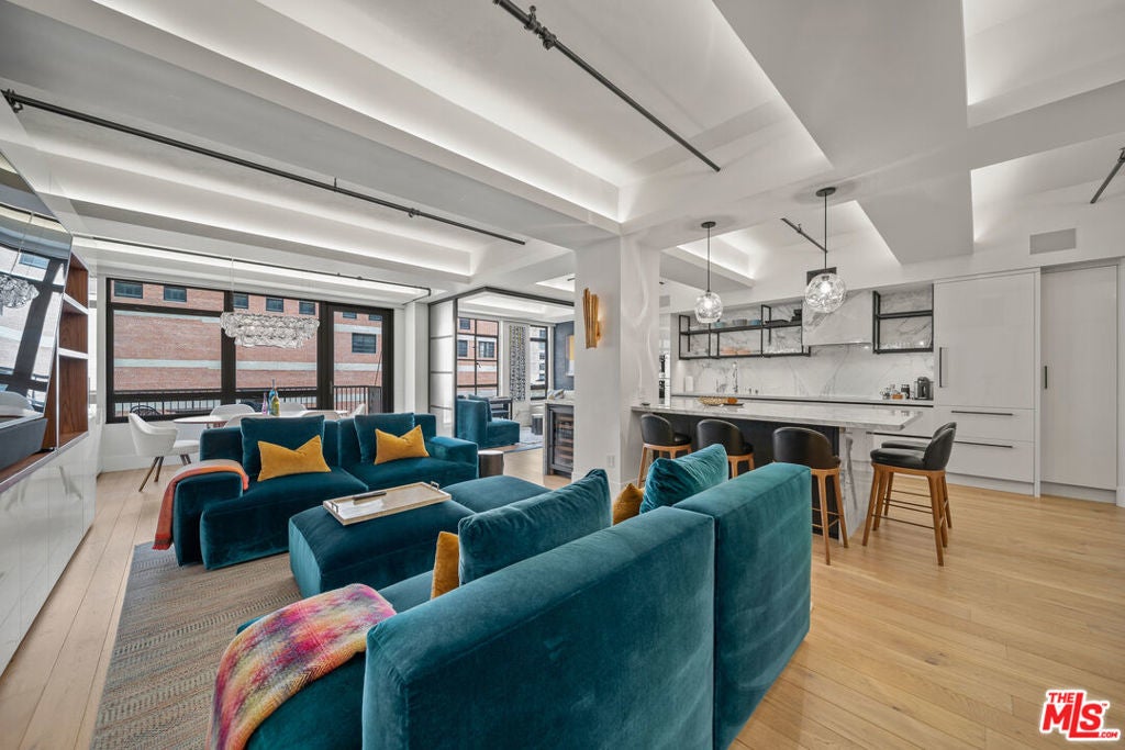 Photo of Listing #26653323