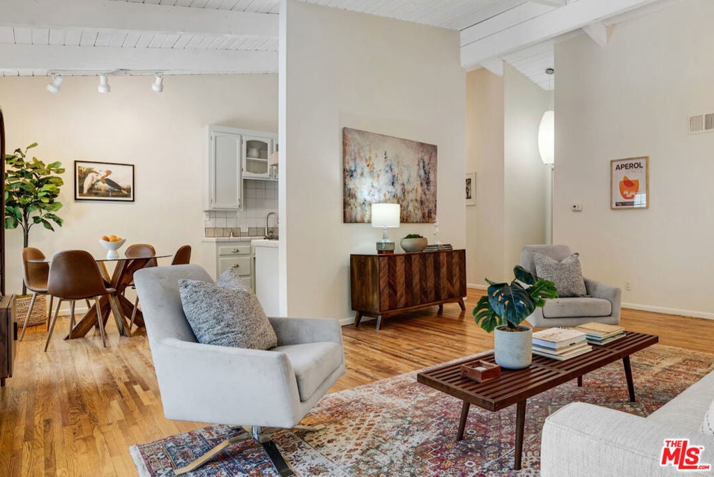 Photo of Listing #26653215