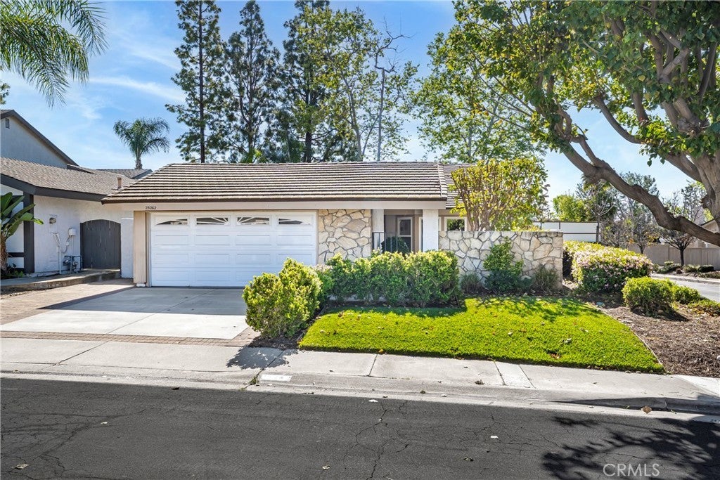 Photo of Listing #OC26035419