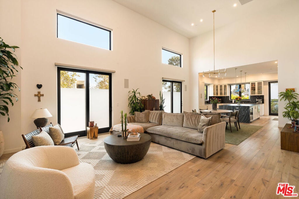 Photo of Listing #25630581