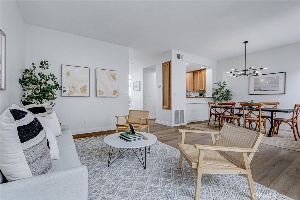 Photo of Listing #SB25280771