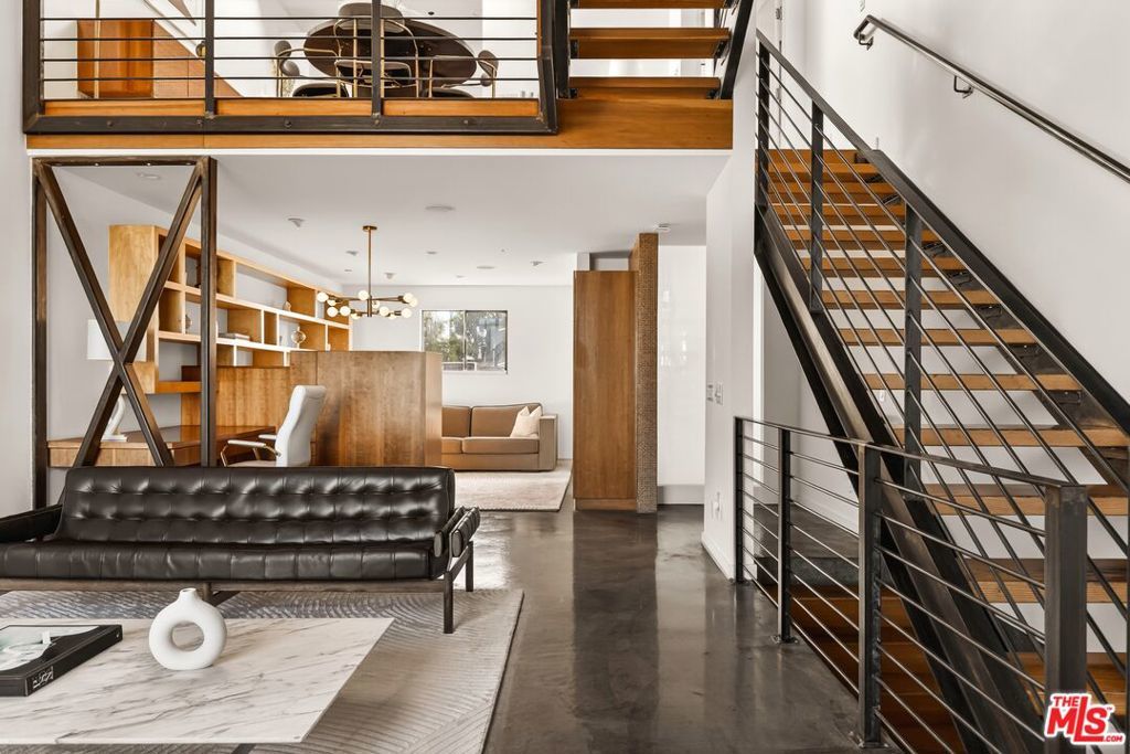 1113 Electric Avenue 10, Venice