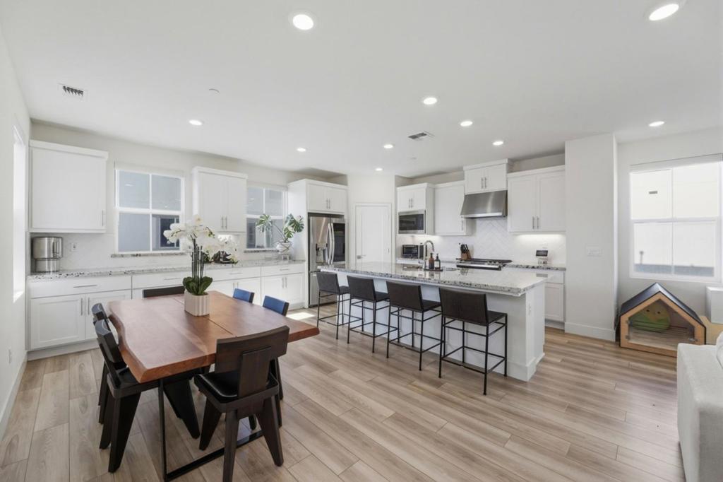 Photo of Listing #ML82034316