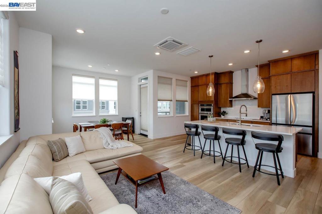 2885 Tradewind Drive, Alameda