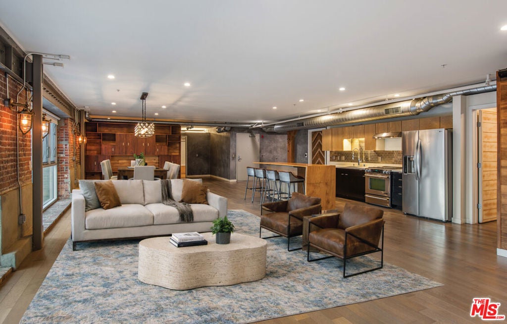 Photo of Listing #26653839