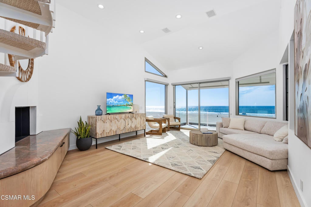 Photo of Listing #226000759