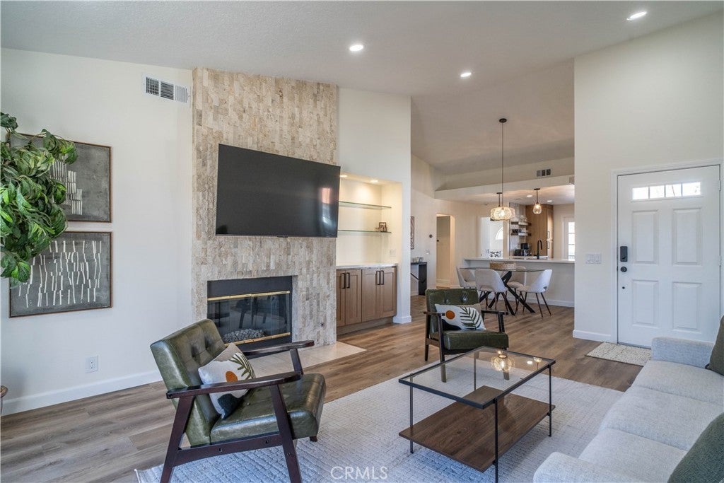 Photo of Listing #OC26034251