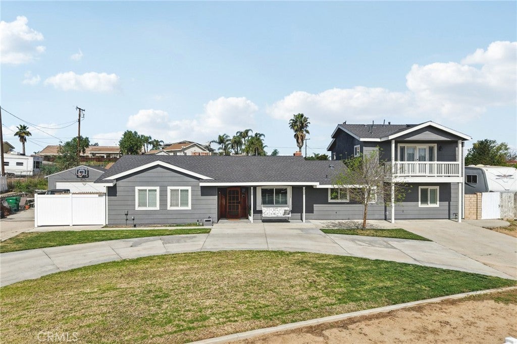 Photo of Listing #IV26037100