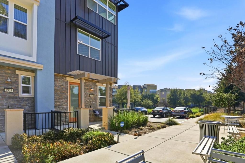 Photo of Listing #ML82035480