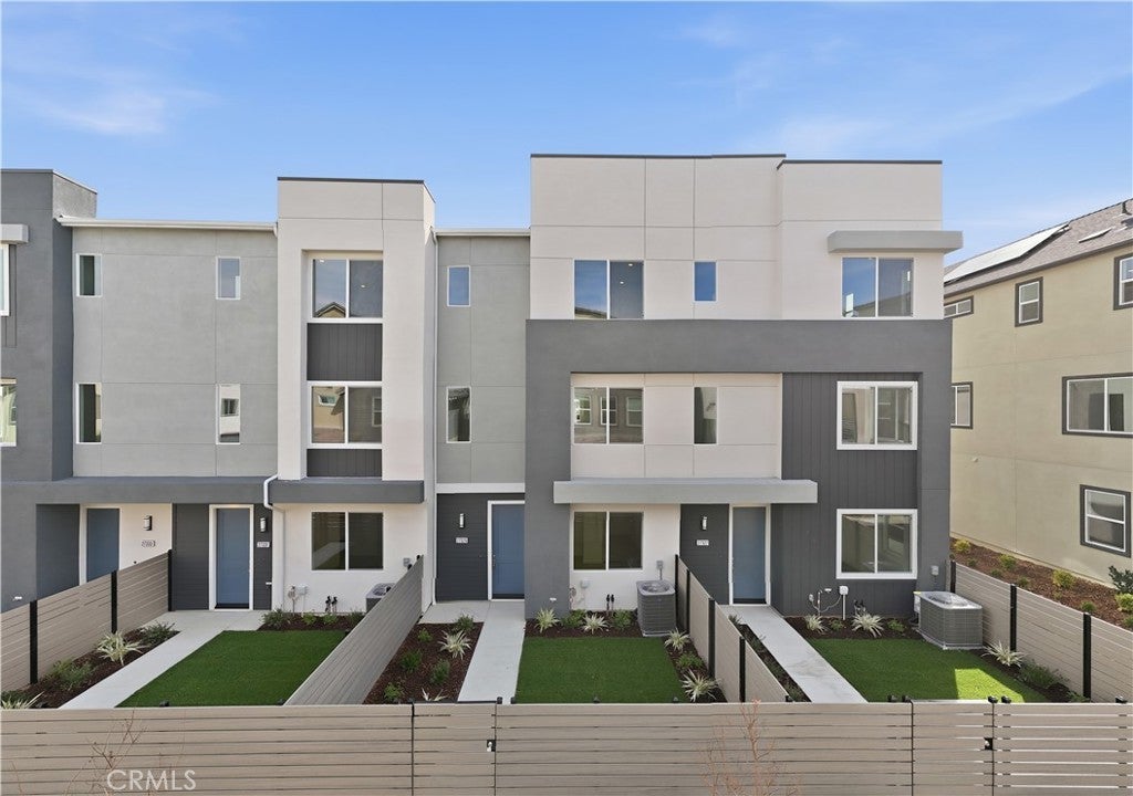 Photo of Listing #IV26037712