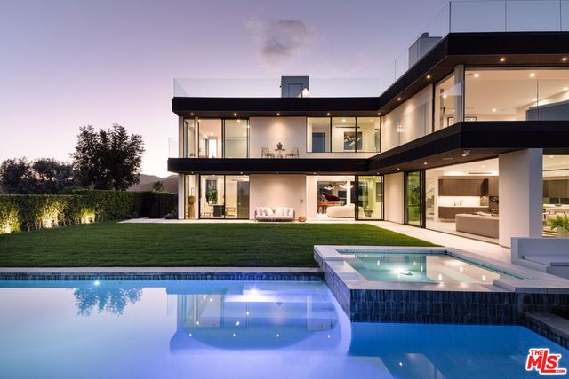 2162 Westridge Road, Los Angeles