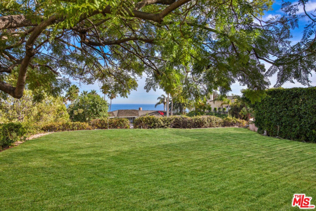 Photo of Listing #26654415