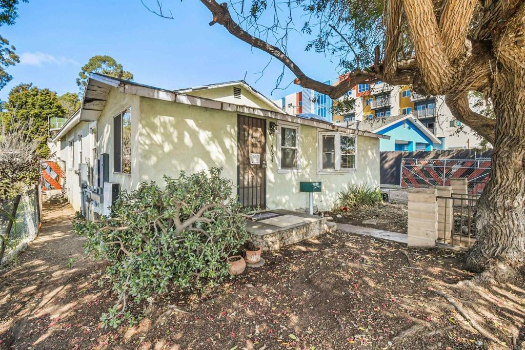 Photo of Listing #PTP2601339