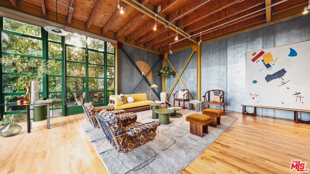 Photo of Listing #26653349