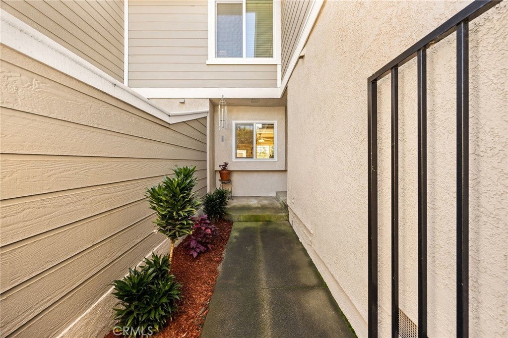 22312 Summit Hill Drive 41, Lake Forest