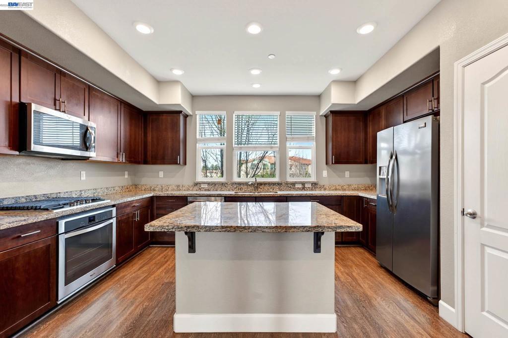 Photo of Listing #41124611