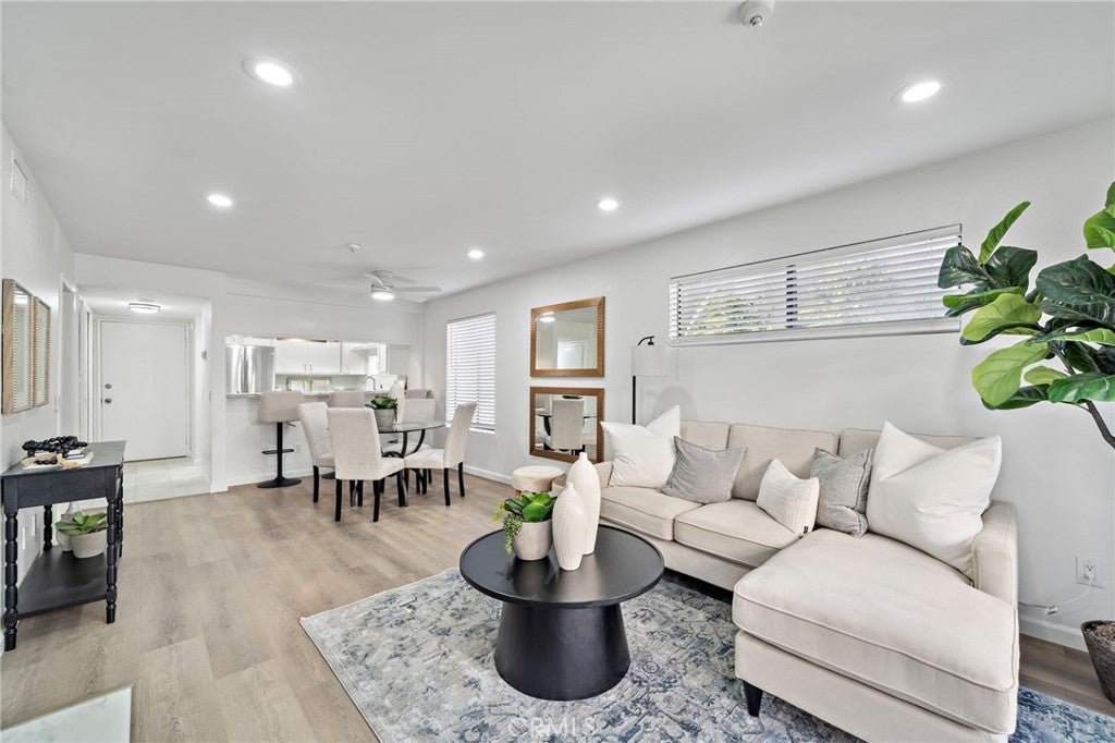 Photo of Listing #OC26036332