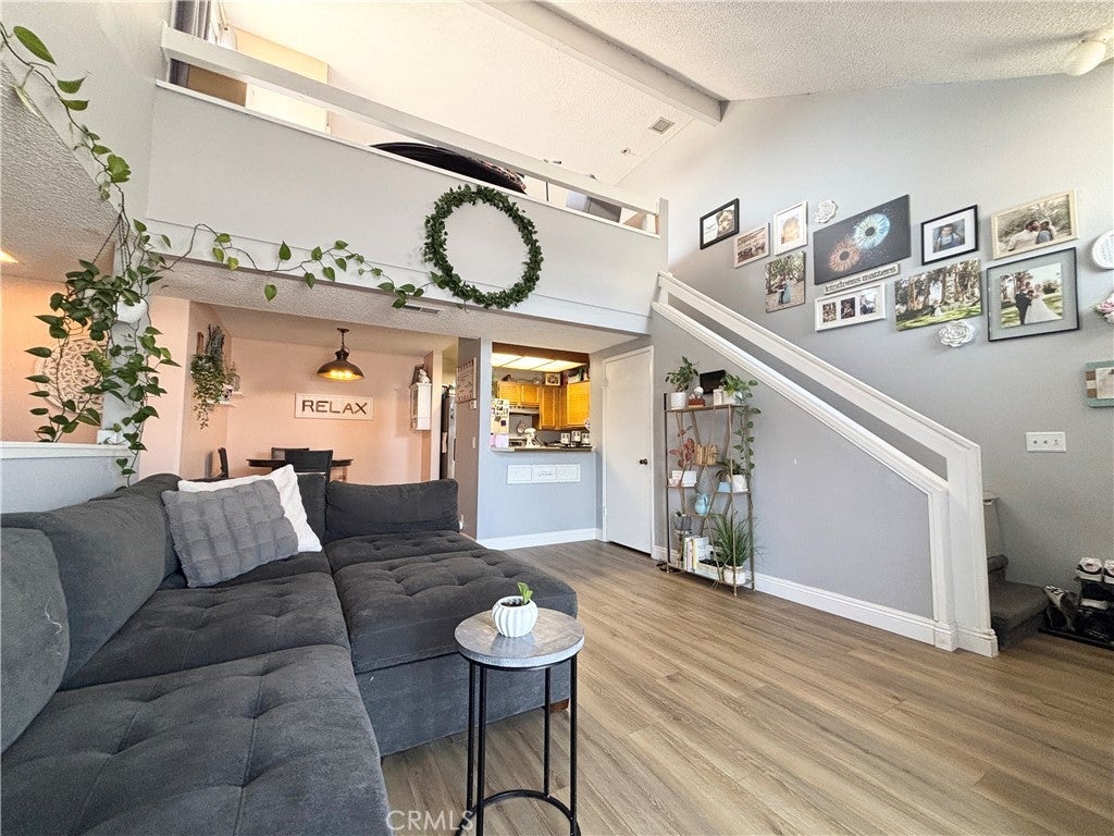 2409 Country, Santa Maria