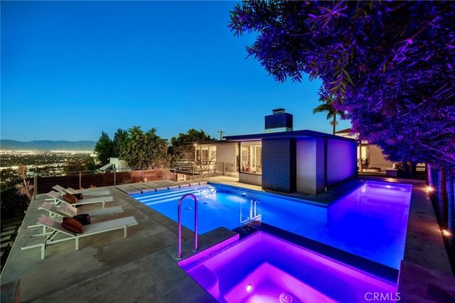 3851 Beverly Ridge, Sherman Oaks