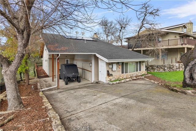 2647 Oak Shores, Bradley