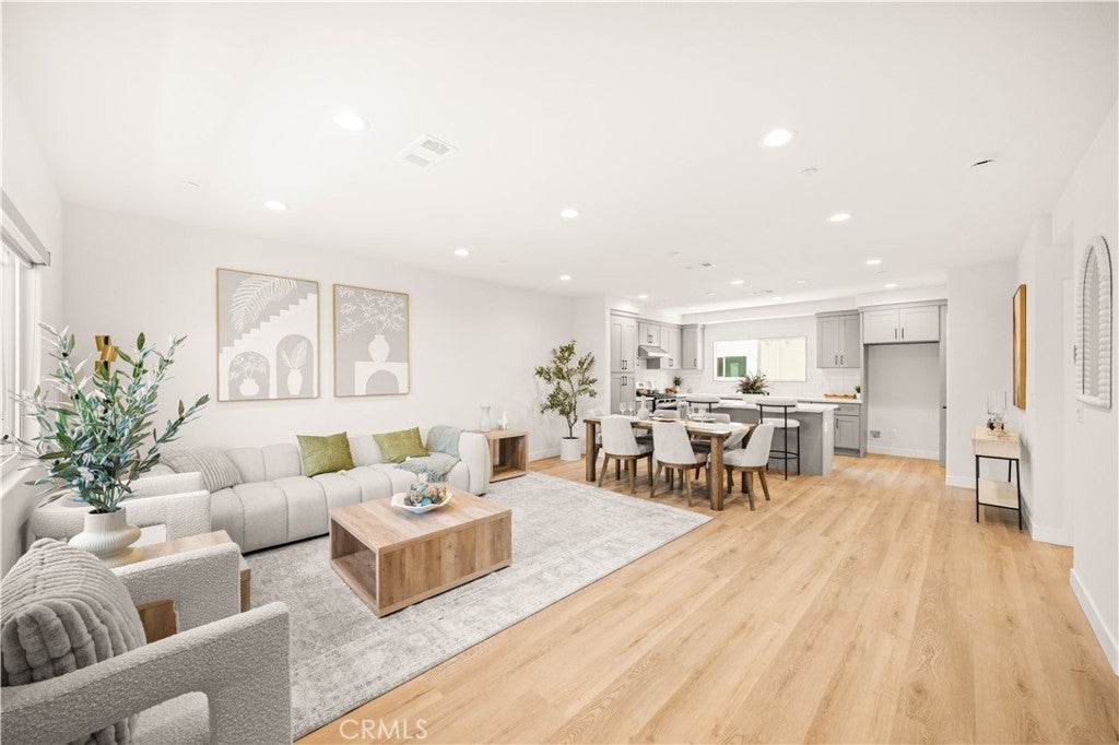 Photo of Listing #IV26038788