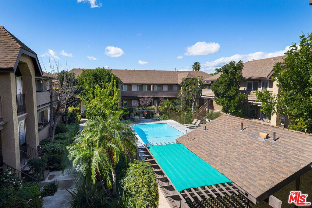 14821 Sherman Way 12, Van Nuys