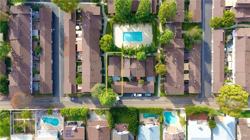 7554 Corbin 4, Reseda