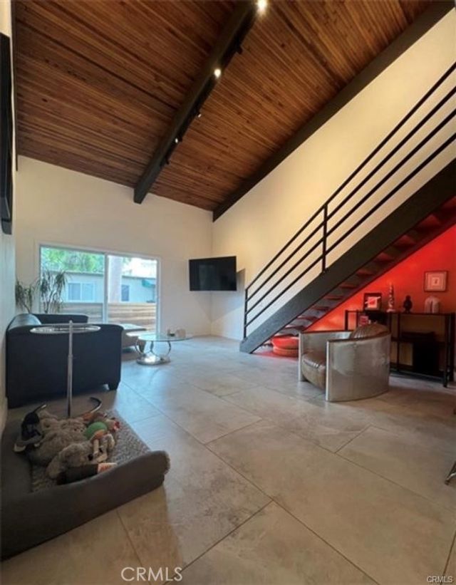 5460 White Oak # A305, Encino