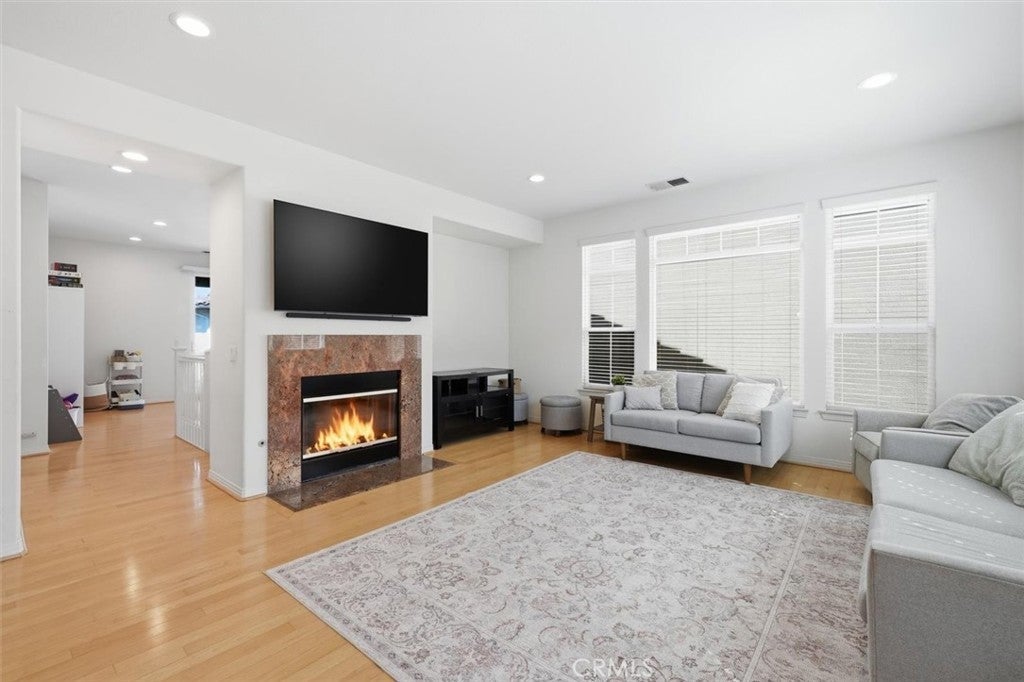 Photo of Listing #SB26024325