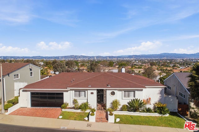 4201 Don Diablo Drive, Los Angeles