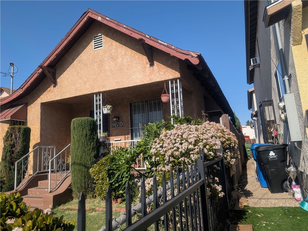 Photo of Listing #IV26039526