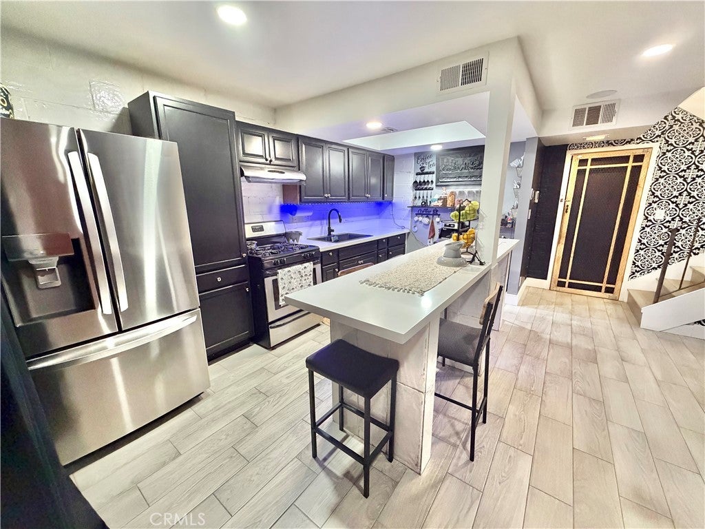 15555 Nordhoff 10, North Hills