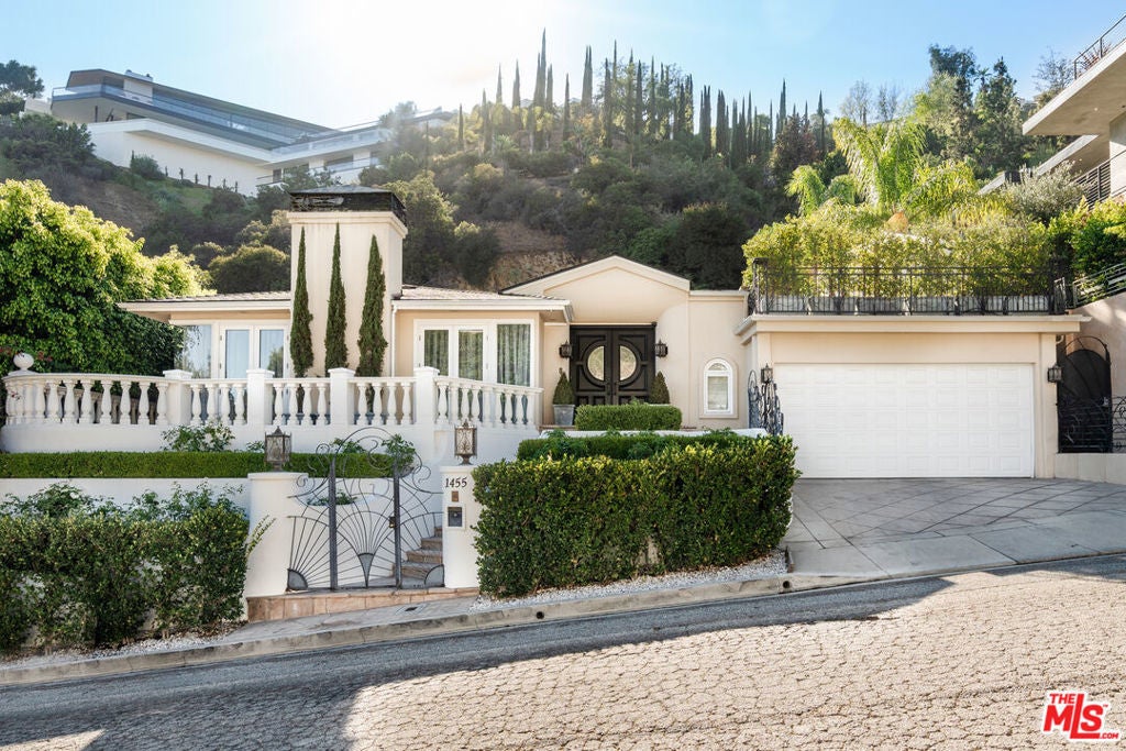 Photo of Listing #26654869