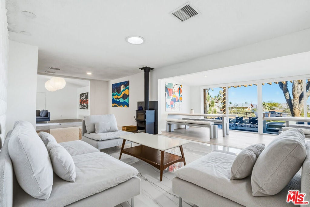 Photo of Listing #26655453