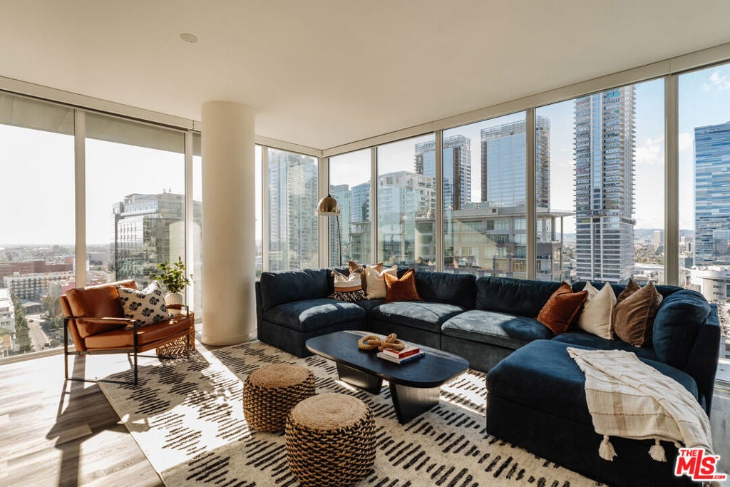 Photo of Listing #26655569