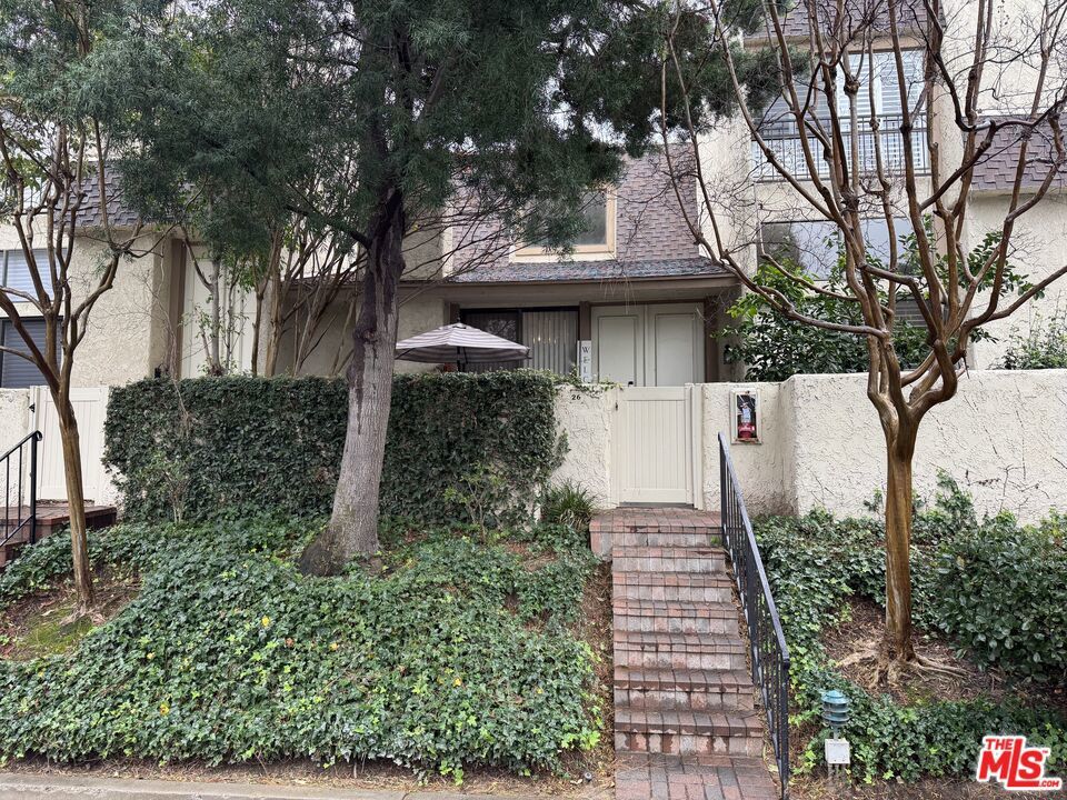 6121 Shoup Avenue 26, Woodland Hills