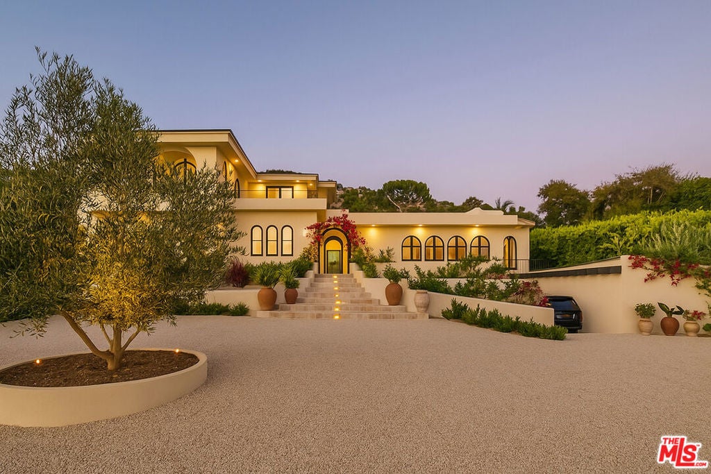 Photo of Listing #26656039