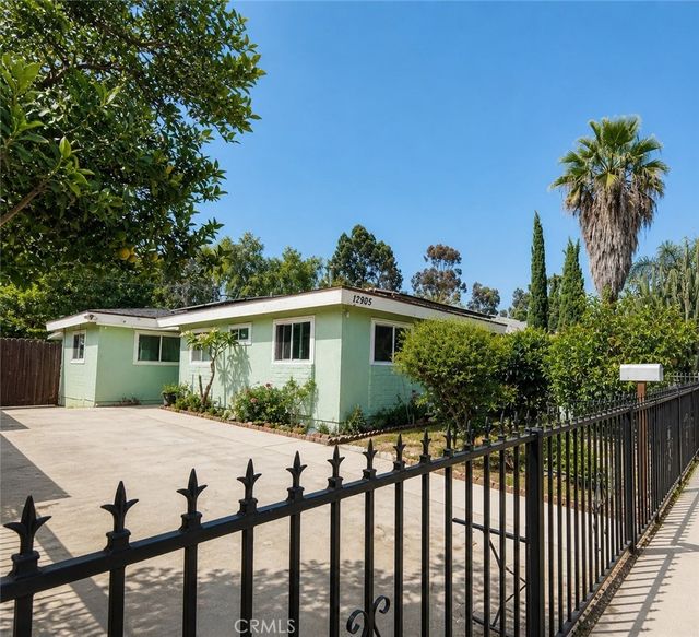 12905 Paxton, Pacoima