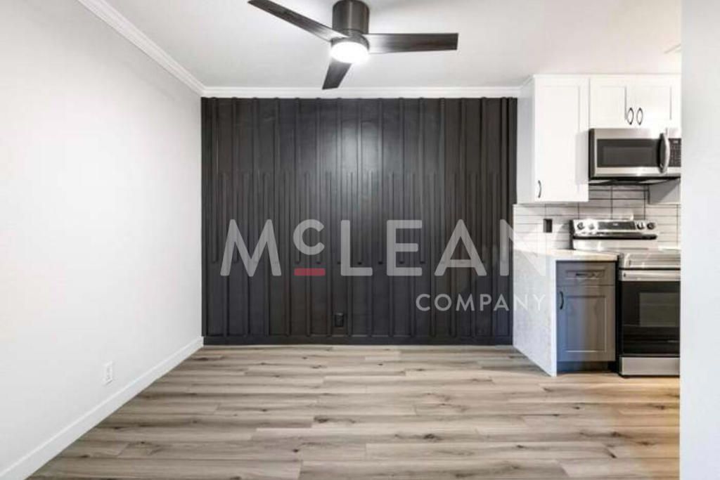 2809 N Los Felices Circle E # 212, Palm Springs