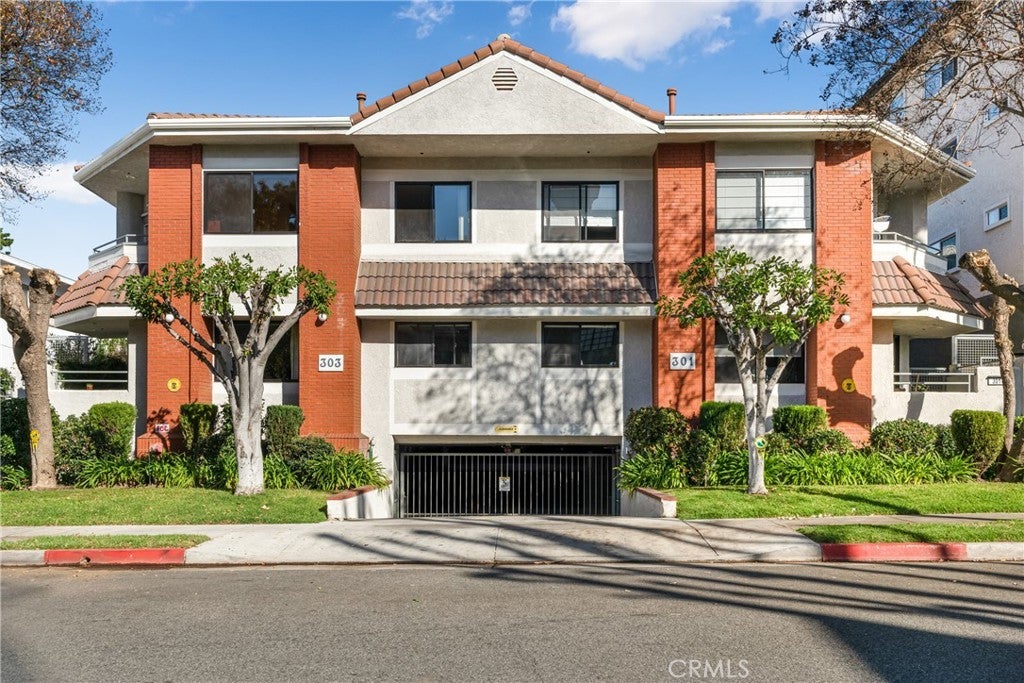 303 Loraine 2, Glendale
