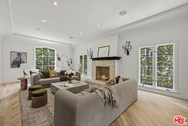 736 S Cloverdale Avenue, Los Angeles