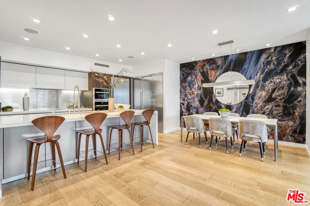 Photo of Listing #26655565