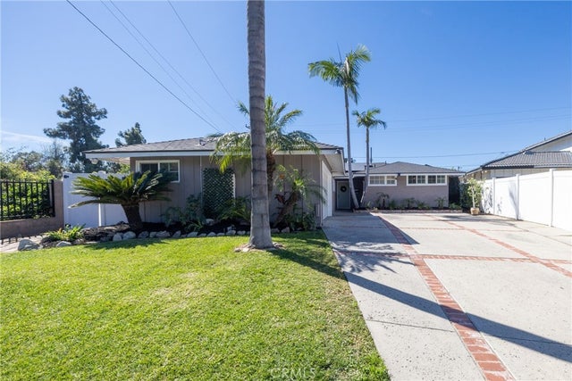 10512 Rose Hedge, Whittier