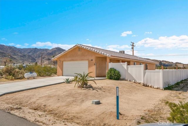 6752 Manzanita Avenue, 29 Palms