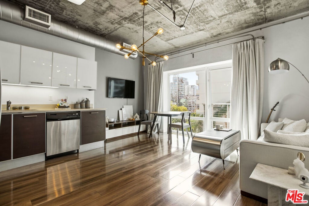 645 9th Street 529, Los Angeles