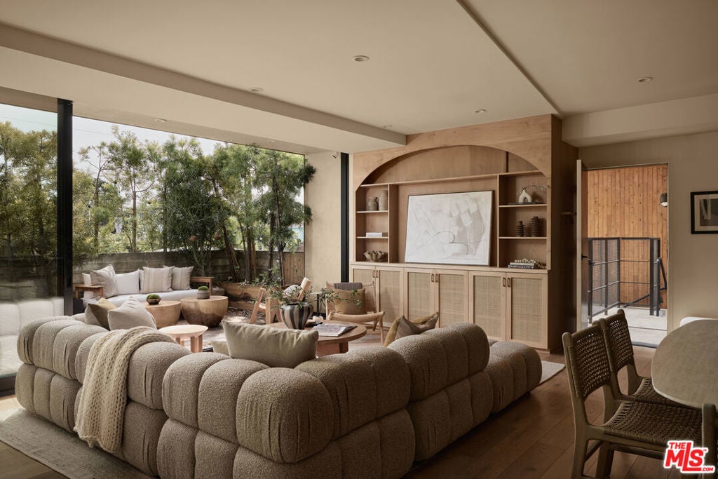 Photo of Listing #26648255