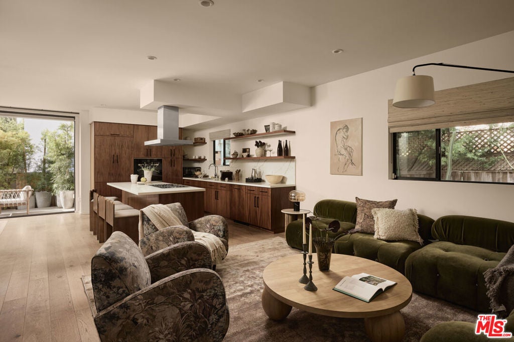 Photo of Listing #26647809