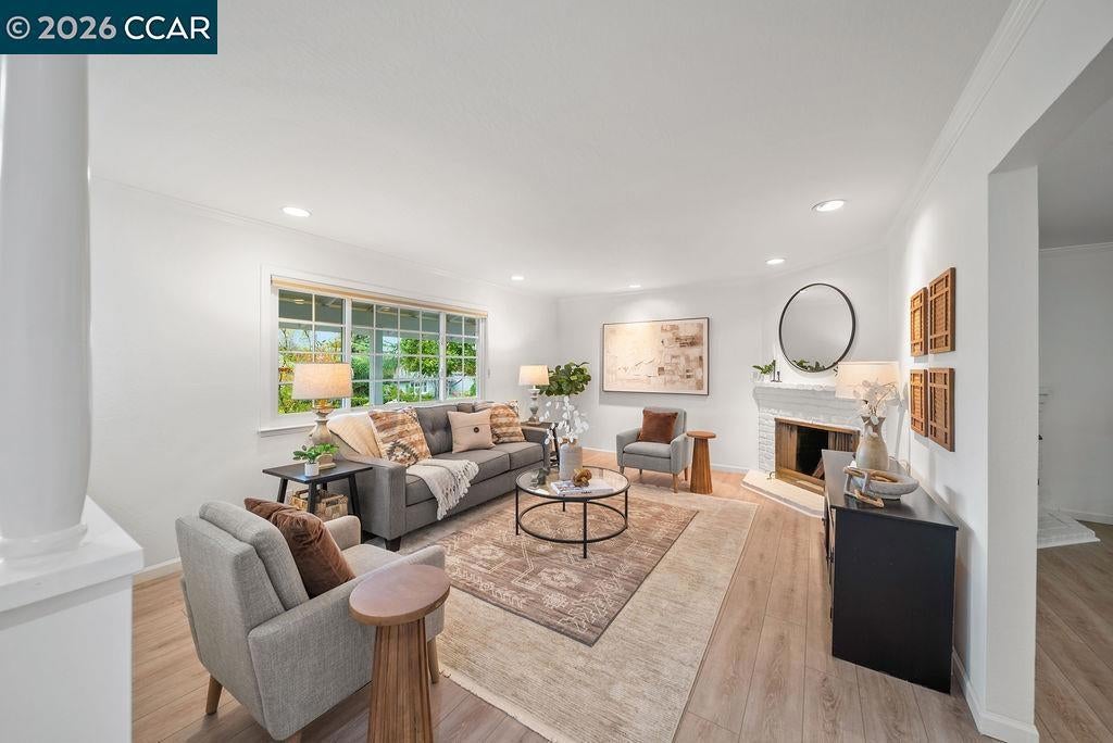 Photo of Listing #41125097